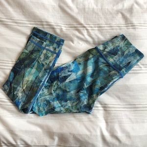 Lululemon Wunder Under Luxtreme Crops